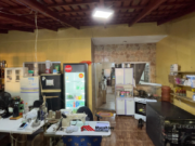 CASA À VENDA COM PONTO COMERCIAL