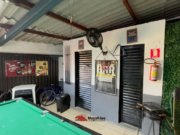 CASA À VENDA COM PONTO COMERCIAL