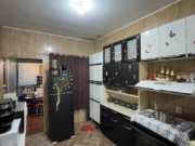 CASA À VENDA COM PONTO COMERCIAL